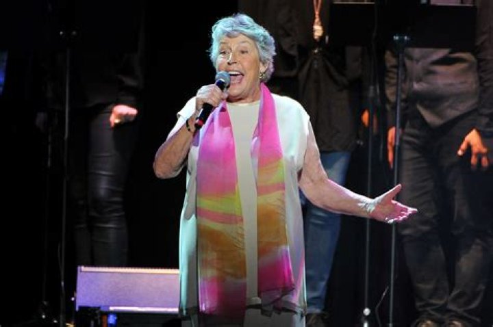 Helen Reddy dead I Am Woman singer dies at 78