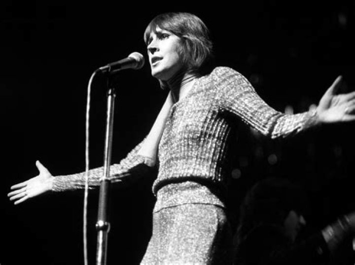 Helen Reddy, Singer of the Anthem 'I Am Woman,' Dies at 78