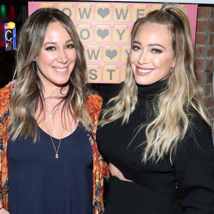 Hilary Duff Cooks with Sister Haylie for 'Real Girl's Kitchen'! Photo