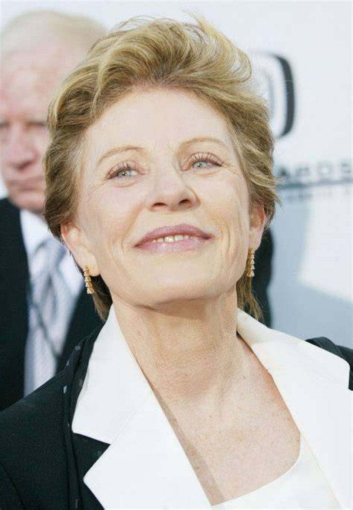 How Tall Is Patty Duke? Find Out The Exact Height Of Patty Duke