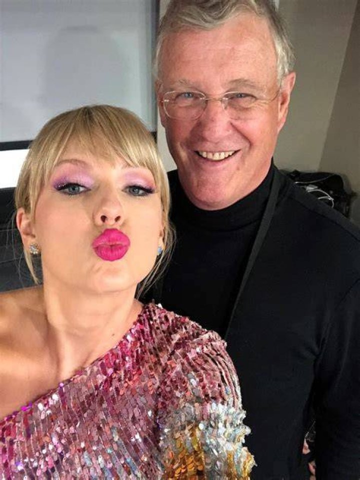 How Wealthy Is Taylor Swift's Father?