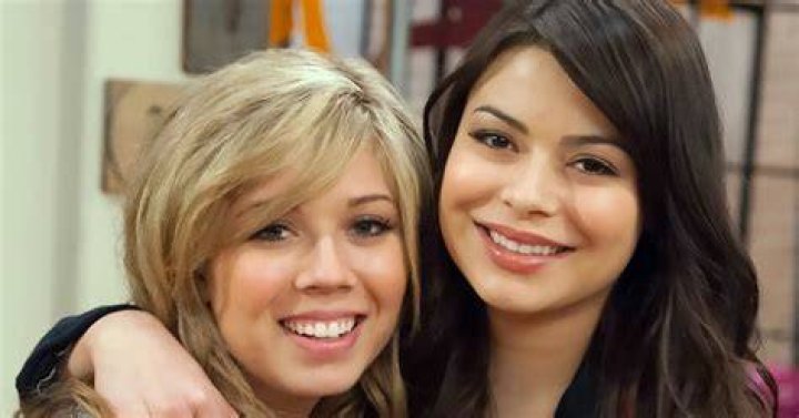 iCarly star McCurdy gets close to basketball player Andre