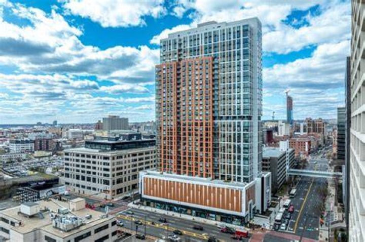 ICONIQ 777 Apartments in Newark, NJ