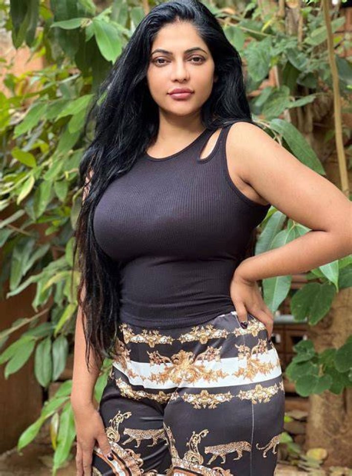 Indian Girl Showing Boobs And Fondled By A Guy Pics Xhamster My XXX