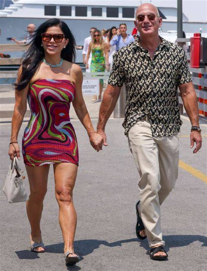 Is Lauren Sanchez, Jeff Bezos' New Girlfriend, Also Getting a Divorce?