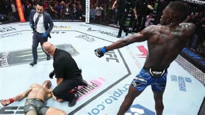 Israel Adesanya defeats Alex Pereira at UFC 287 to reclaim middleweight