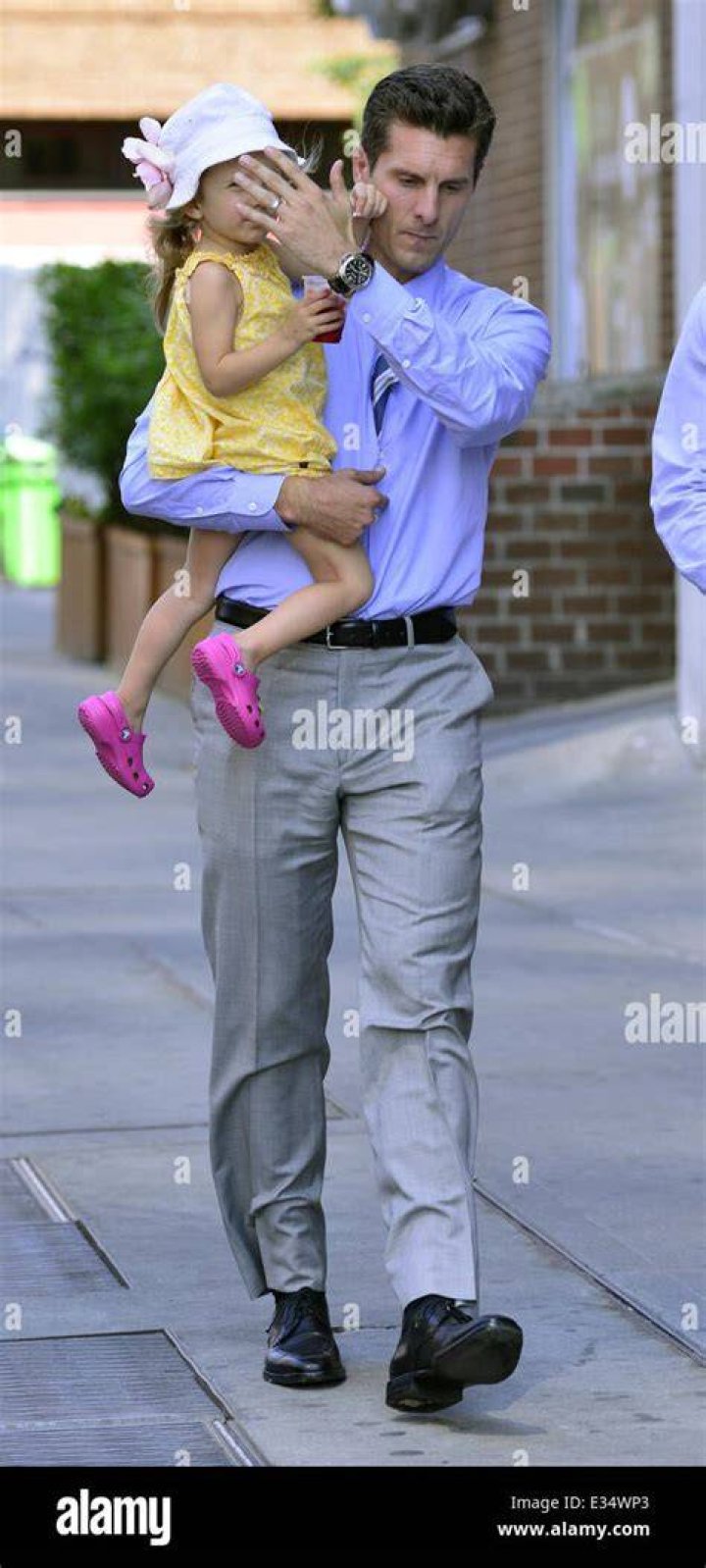Jason Hoppy & Daughter Bryn Out In New York Celeb Baby Laundry
