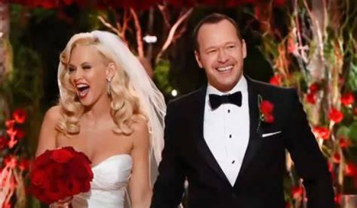 Jenny McCarthy, Donnie Wahlberg engaged, she gushes on 'The View' Los