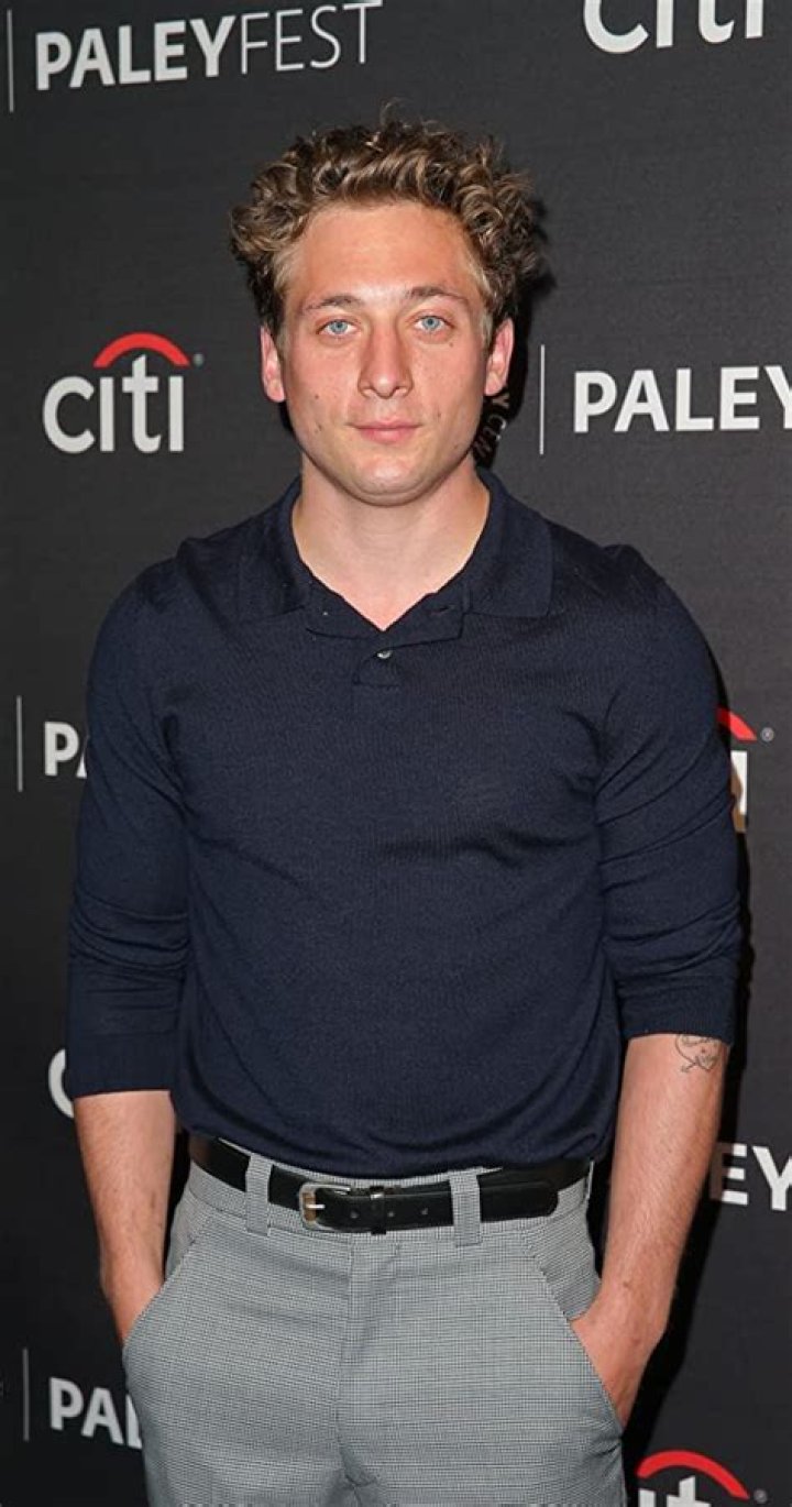 Jeremy Allen White MovieWeb