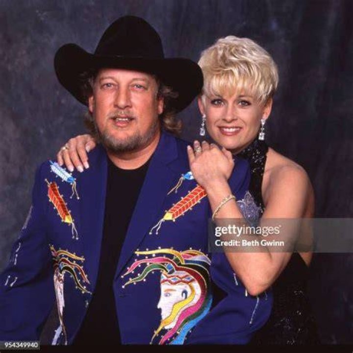 John Anderson And Lori Pose For The Camera Pictures Getty Images