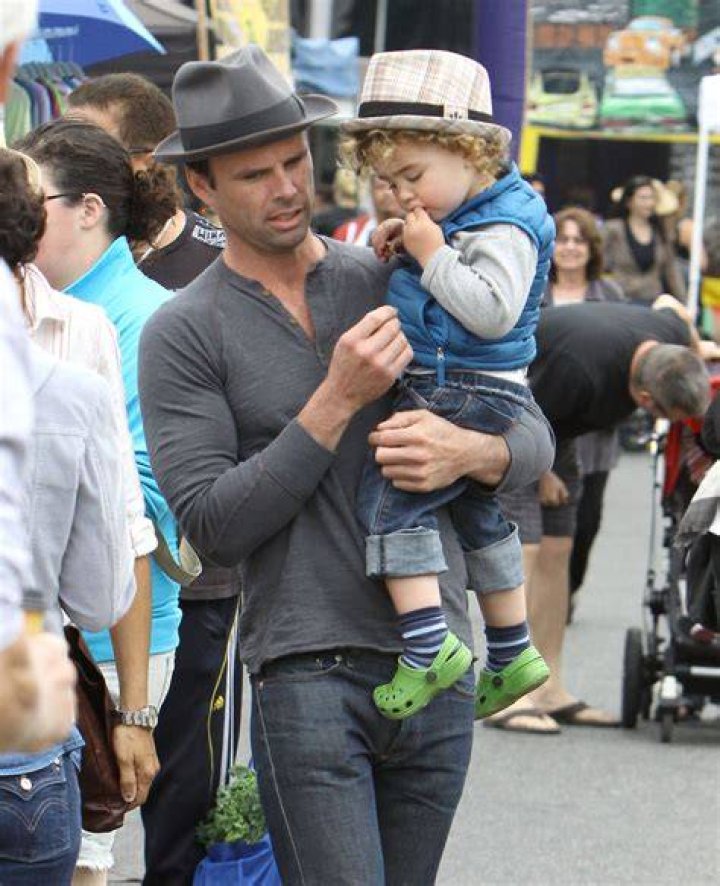 Justified star Walton Goggins carried his son Augustus during an