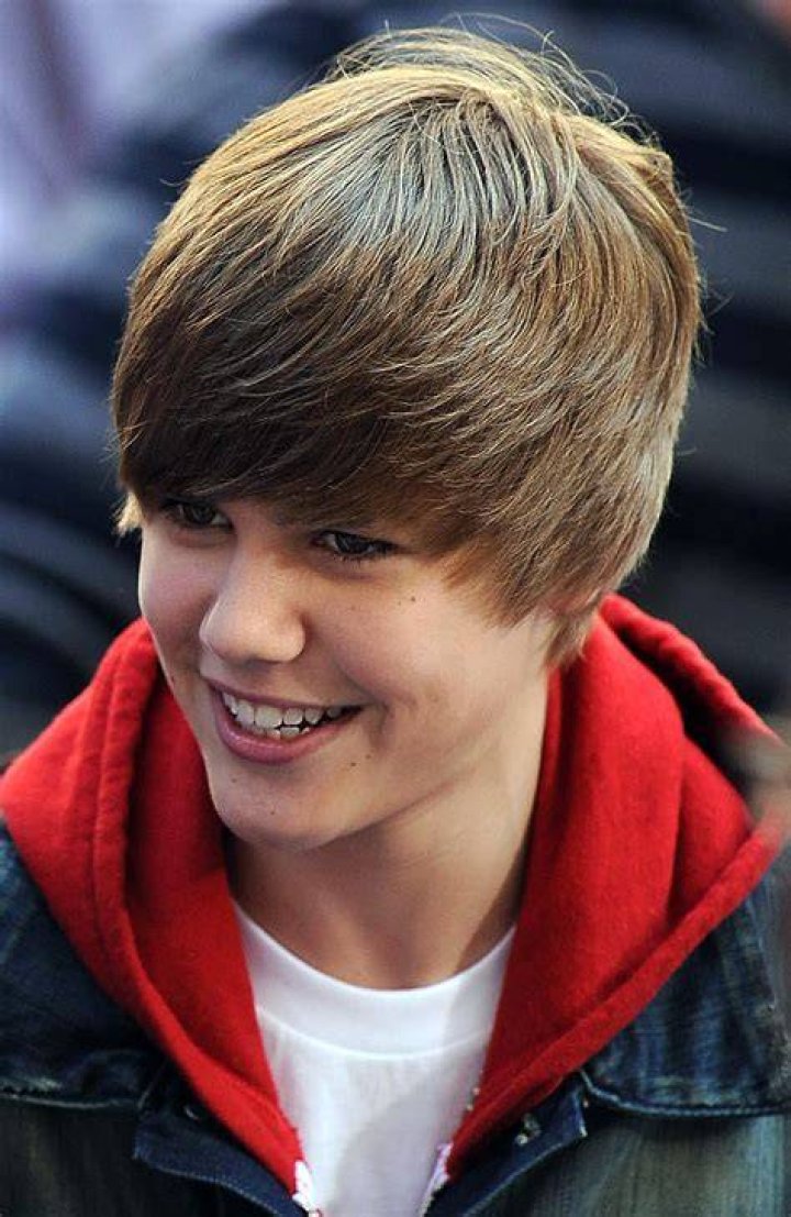 Justin Bieber 2009 Haircut 2400x1920 Wallpaper teahub.io