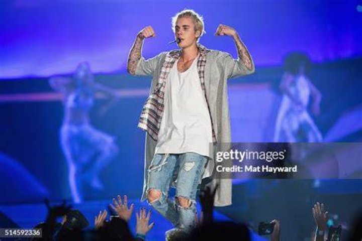 Justin Bieber Performs On XFactor That Grape Juice