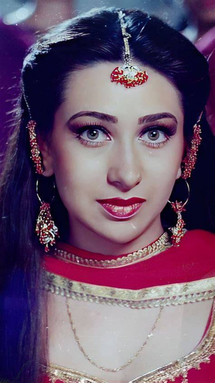 Karishma Kapoor, bollywood actress, vintage HD phone wallpaper Pxfuel
