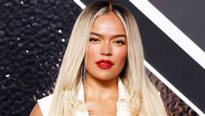KAROL G TAKES OVER THE STAGE AT THE 21ST ANNUAL LATIN GRAMMY AWARDS