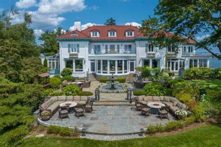 Kathie Lee Gifford's Stunning Connecticut House: A Home With A Lavish History