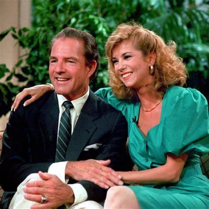 Kathie Lee Gifford Buries Frank Gifford At Connecticut Home
