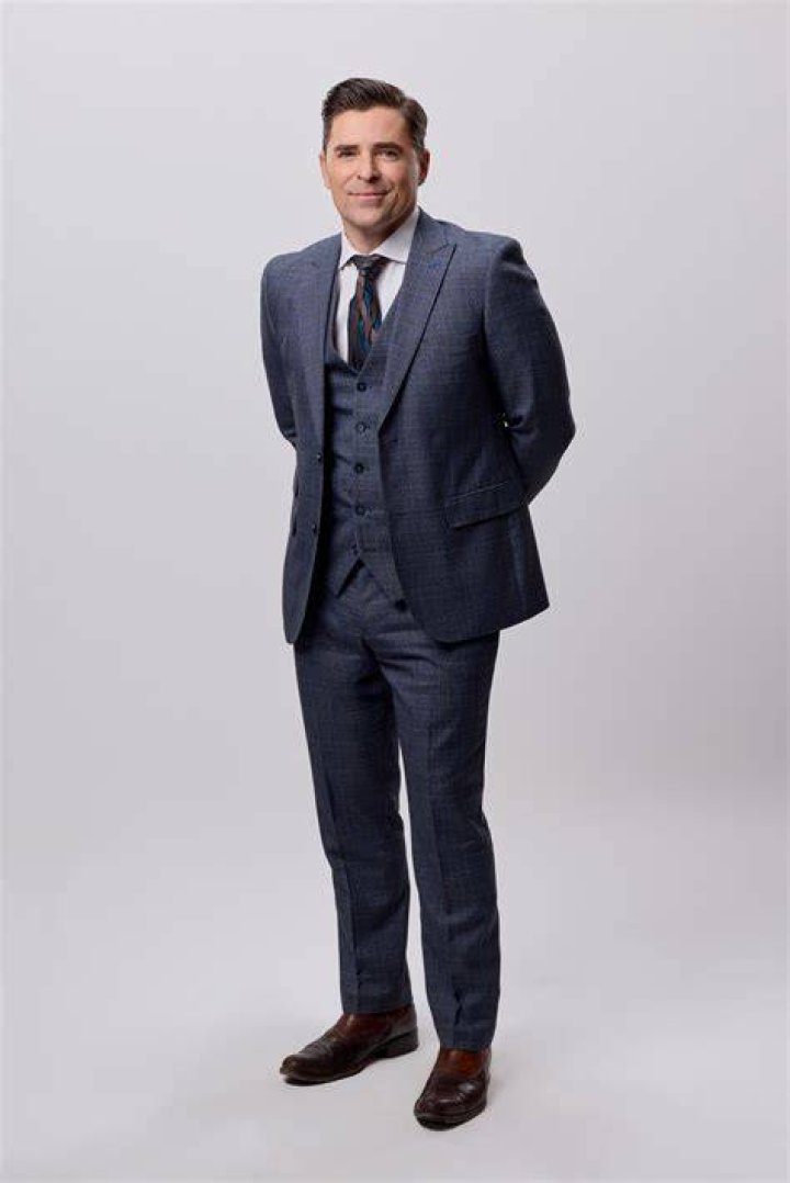 Kavan Smith as Leland Coulter on When Calls the Heart Hallmark Channel