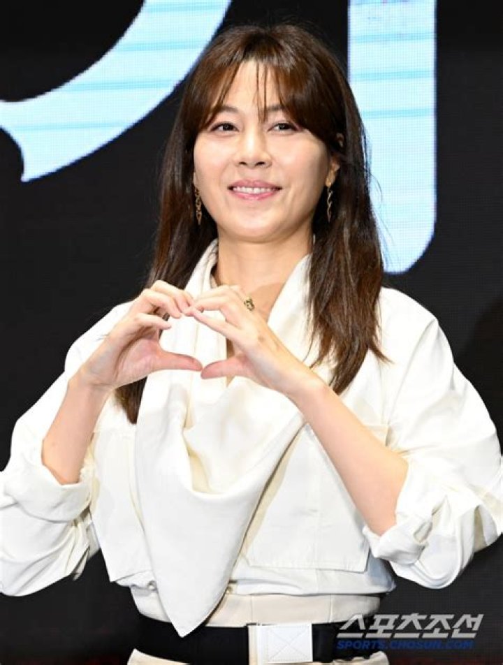 Kim Hyunjoo Biography, Height & Life Story Super Stars Bio