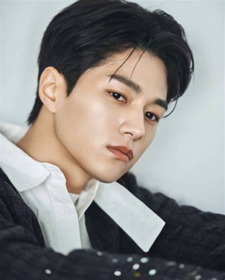Kim Myung Soo Persiapkan Hadiah Spesial Jelang Keberangkatan Wamilnya