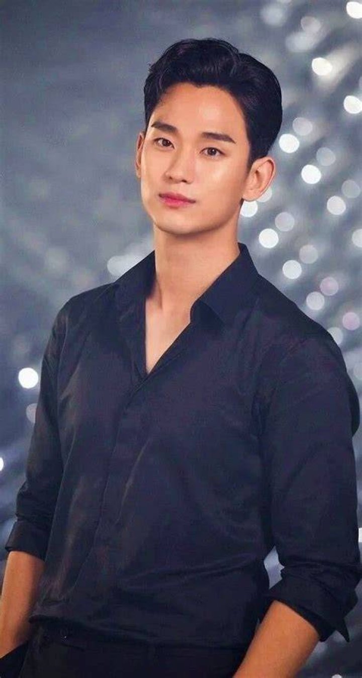 Kim Soo Hyun Age Kim Soo Hyun Birthday Real Name Age Weight 46020 Hot