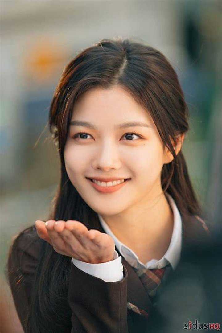 Kim Yoojung set for Netflix&rsquo;s Sweet and Sour Chicken; Ji Changwook in