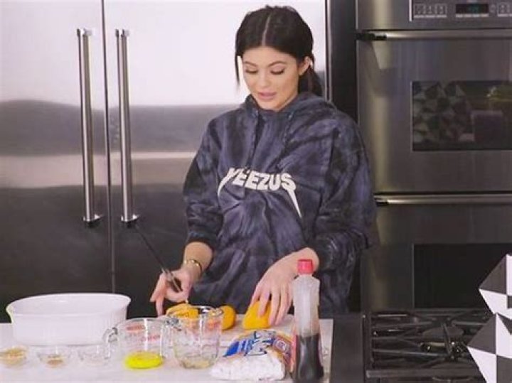 Kylie Jenner Weight Loss Diet And Workout Routine Dibesity
