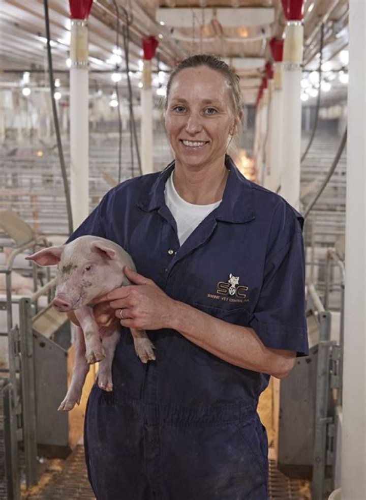 LAURA BRUNER, DVM Swine Vet Center