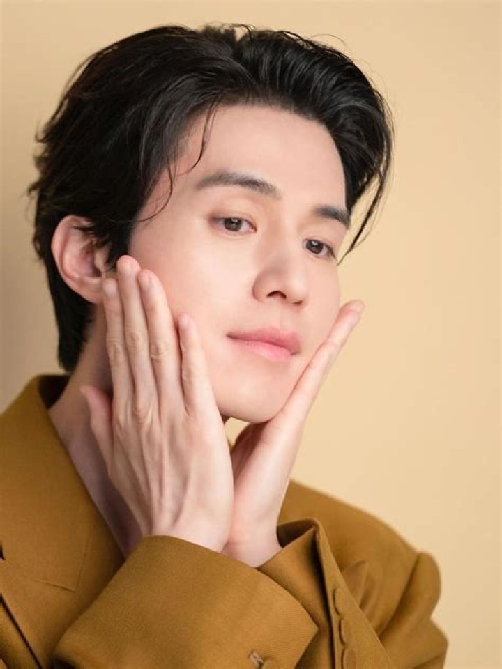 Lee Dong Wook's Girlfriend A Look At The Actor's Dating History