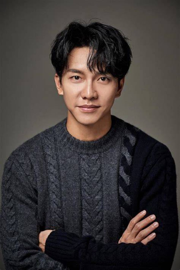 Lee Seunggi Movies, Bio and Lists on MUBI