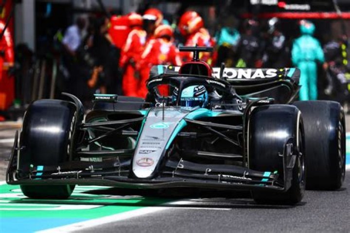 Lewis Hamilton leads F1 drivers in first practice for Australian Grand