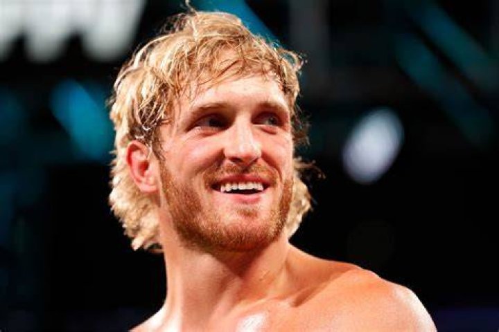 Logan Paul UllinSamanthi