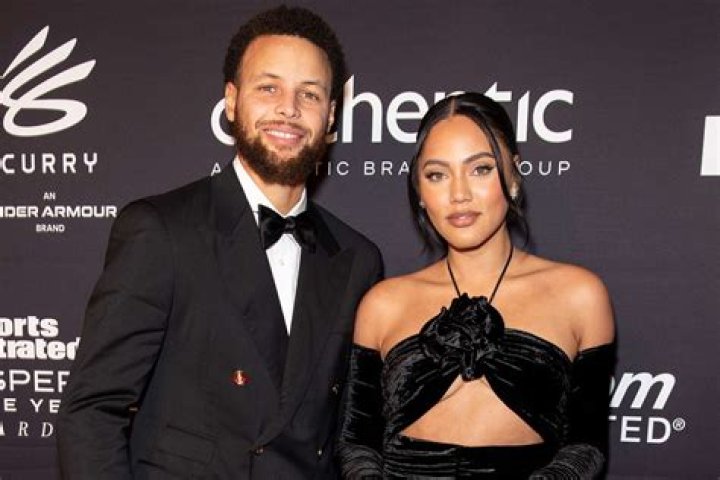 Look Stephen Curry, wife Ayesha renew wedding vows at 'beautiful
