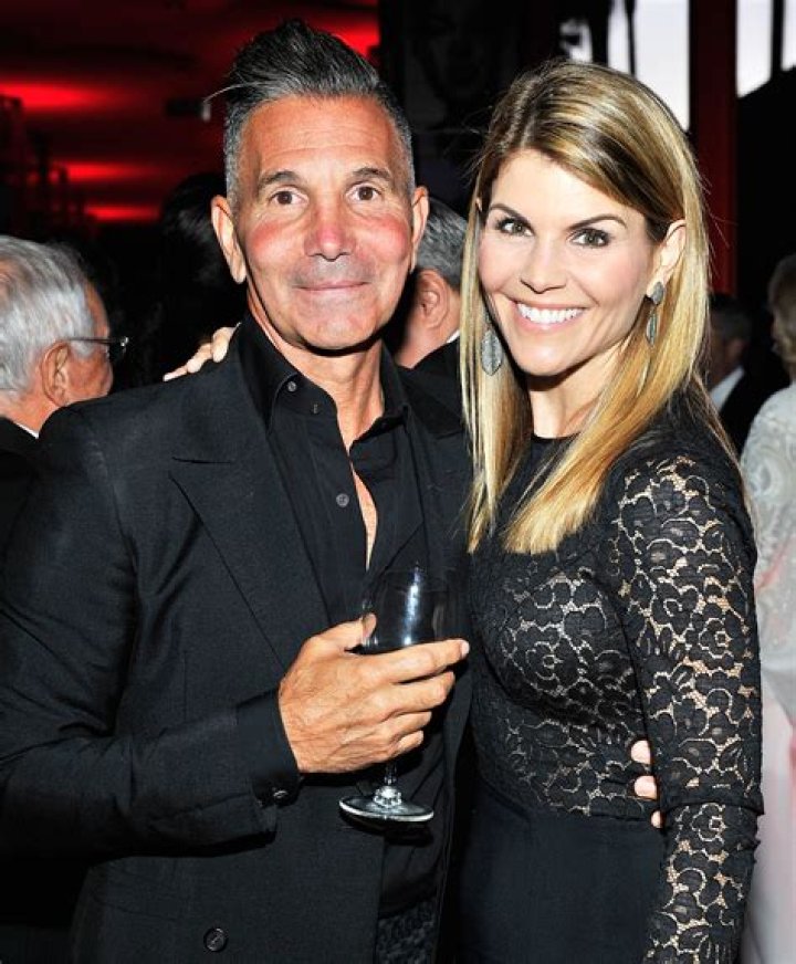 Lori Loughlin and Mossimo Giannulli Buy a 13 Million Desert Mansion