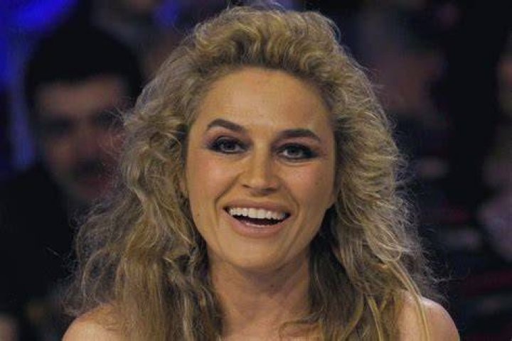 lory del santo qui con curiosit&agrave; e belle FOTO di ieri e oggi