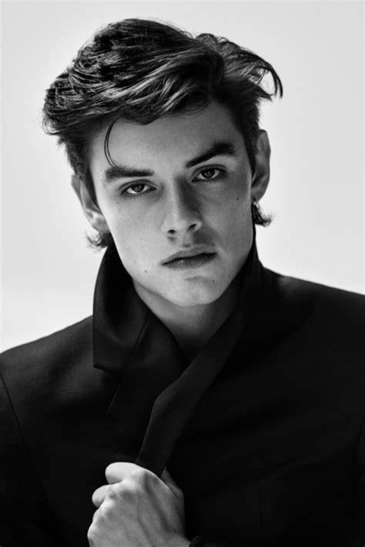 Louis Partridge Profile Images &mdash; The Movie Database (TMDB)
