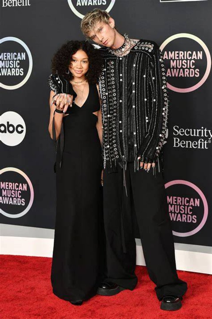 Machine Gun Kelly&rsquo;s Daughter Casie, 13, Raps JayZ Song In Sweet Daddy