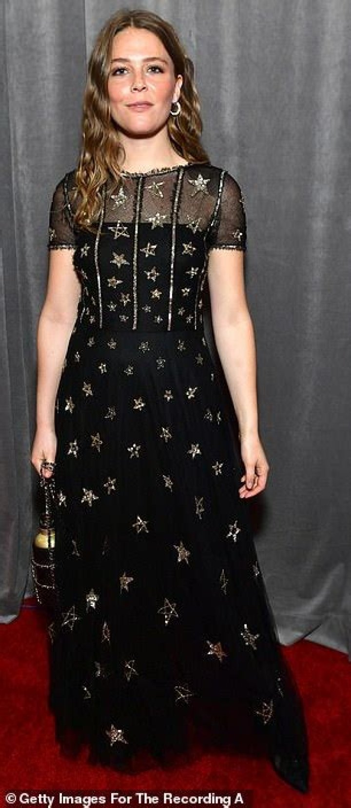 Maggie Rogers radiates literal star power at the Grammy Awards in a
