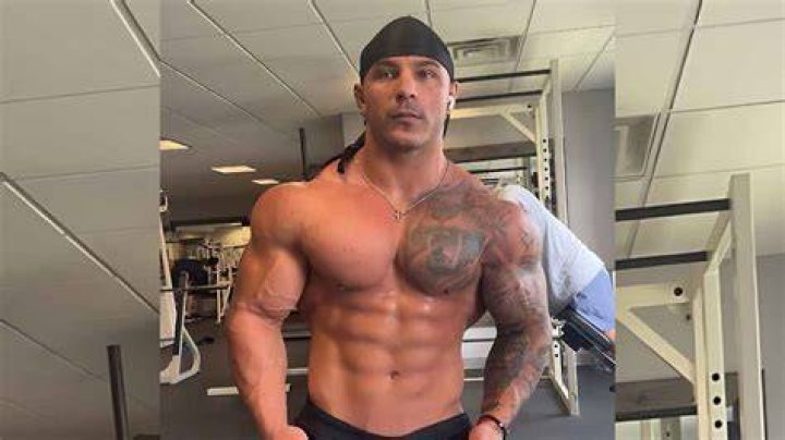 Manic Mike Biography, Age, Height, Birthday, Girlfriend, Networth