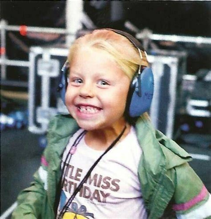 Marcella Hetfield Looks like her dad Dads, Metallica, Headphones