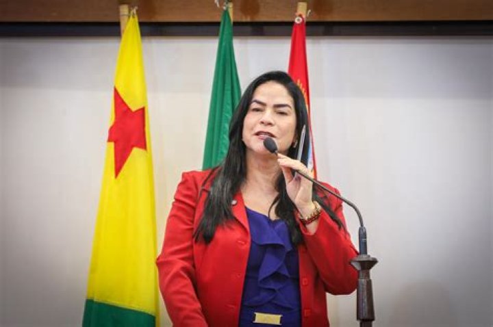 Maria Oliveira elogia 'Glorinha' e promete luta emocionante "O pau vai