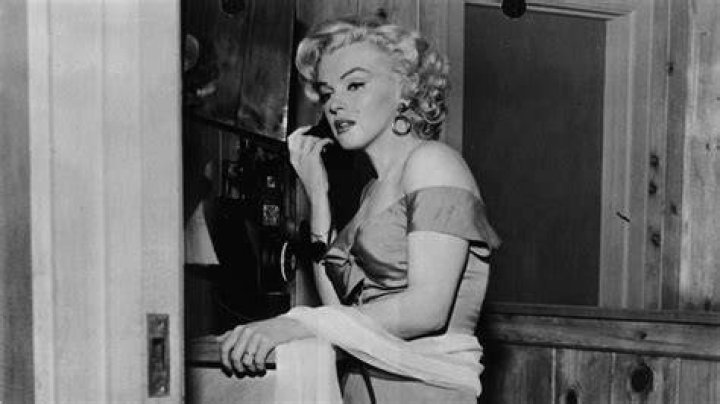 Marilyn Monroe&rsquo;s Final Hours Nuke Fears, Mob Spies, and a Secret