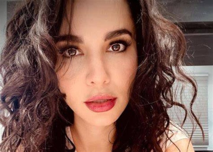 Martha Higareda posa en bikini y enloquece a su novio Lewis Howes