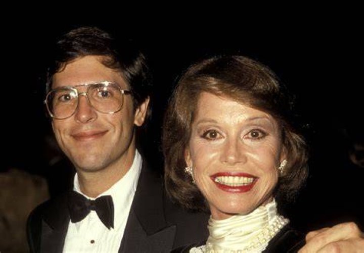 Mary Tyler Moore Married 15YearsYounger Doctor She Called At 3 A.M