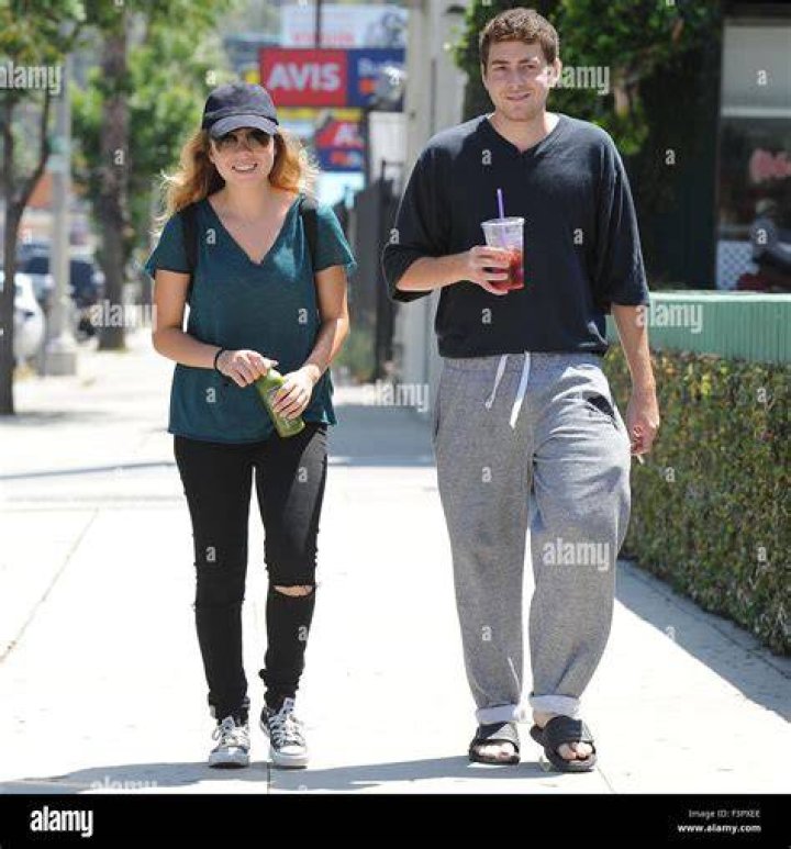 McCurdy & Jesse Carere Are Dating "Between" CoStars Secretly