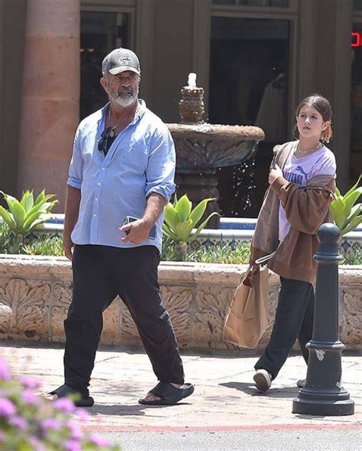 Mel Gibson and daughter Lucia spotted in Sydney Daily Telegraph