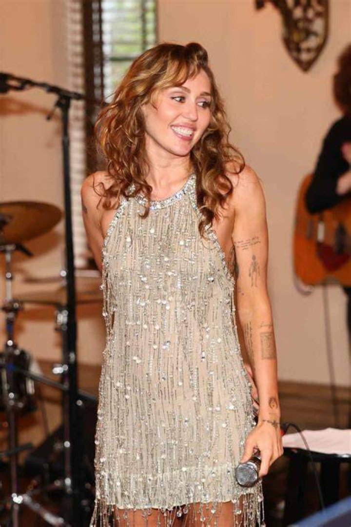 Miley Cyrus Leaked (27 Photos) TheFappening