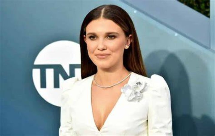 Millie Bobby Brown Age, Net Worth, Boyfriend, Siblings, Family