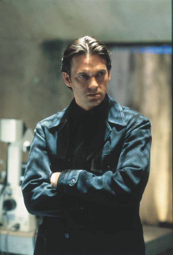 MISSION IMPOSSIBLE 2 Dougray Scott, Thandie Newton Datum 2000