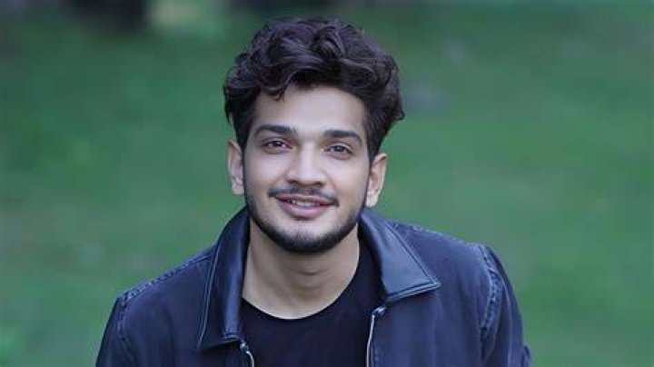 Munawar Faruqui 'एकाच वेळी दोन मुलींना...', मुनव्वर फारूकीवर गंभीर